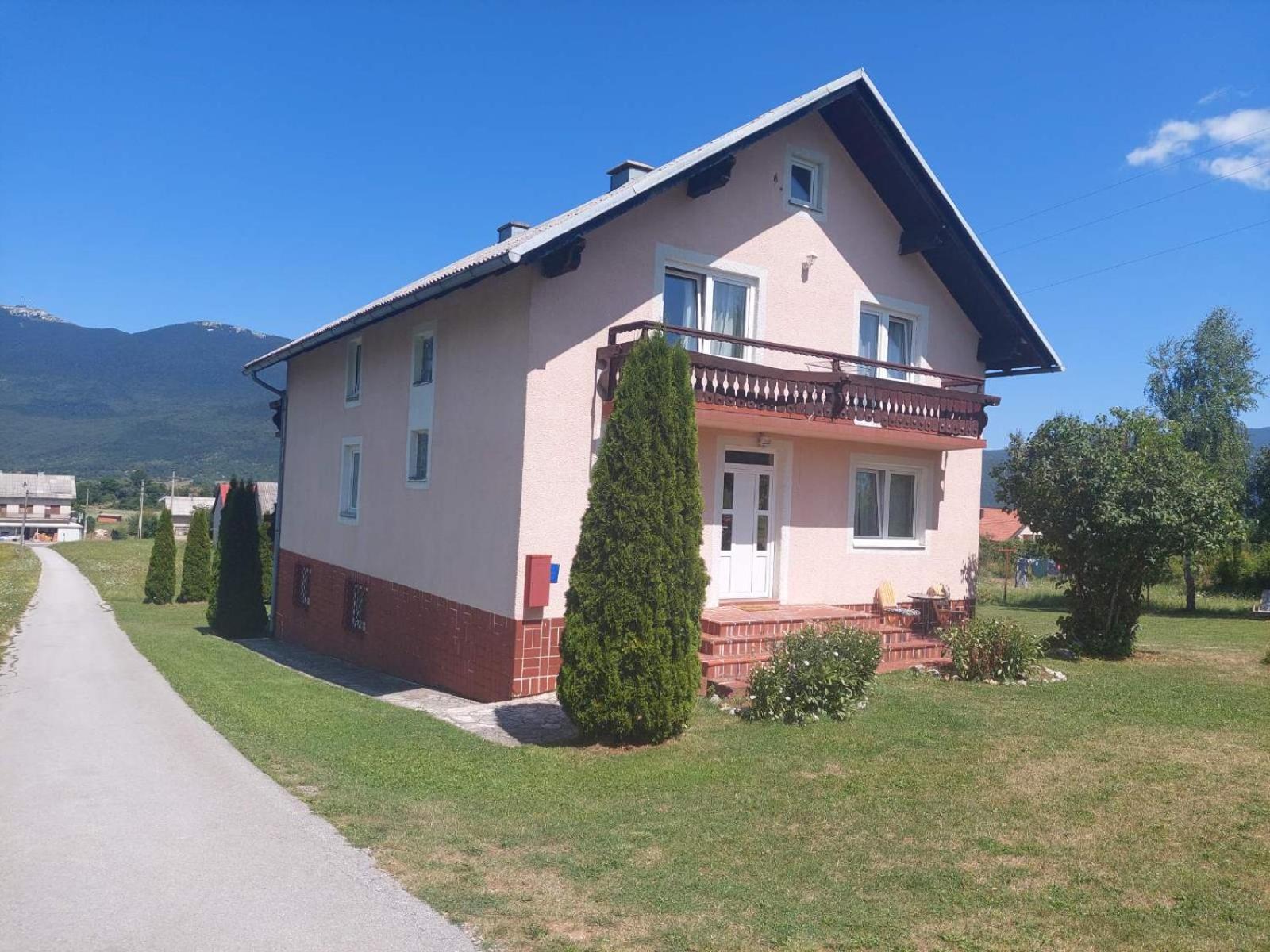 Jelena Hotel Кореница Екстериор снимка