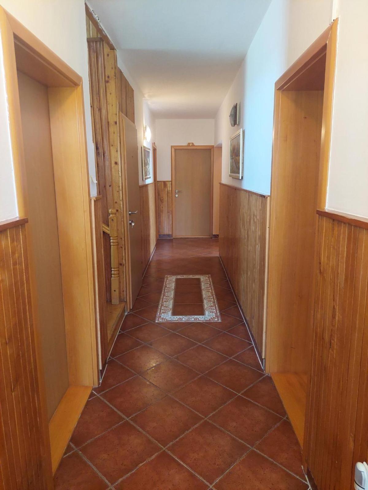 Jelena Hotel Кореница Екстериор снимка
