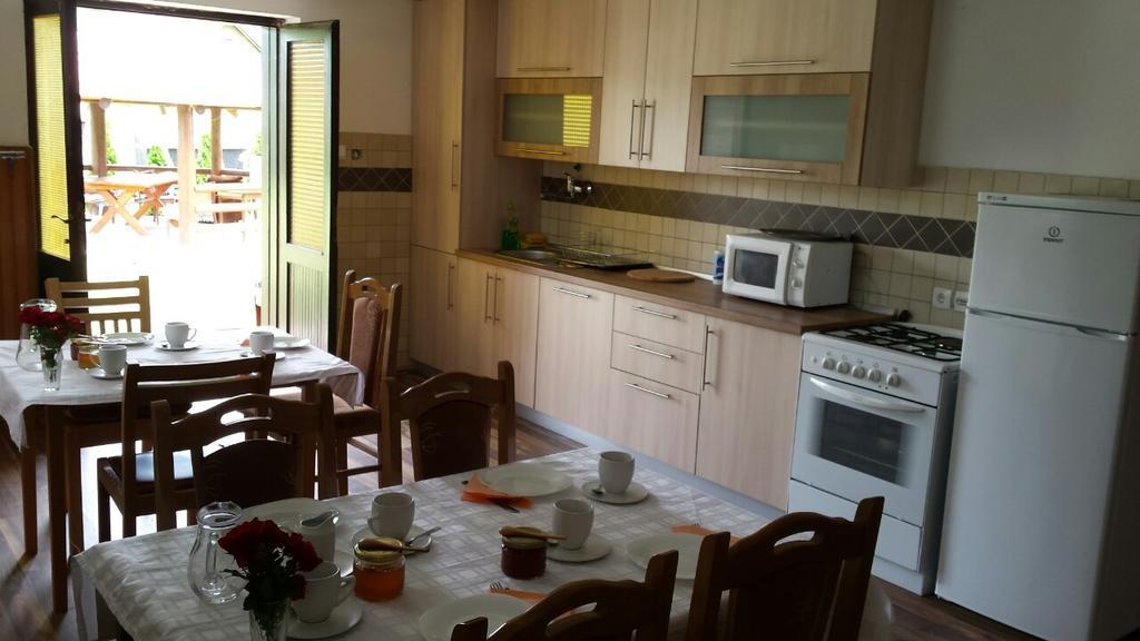 Jelena Hotel Кореница Екстериор снимка