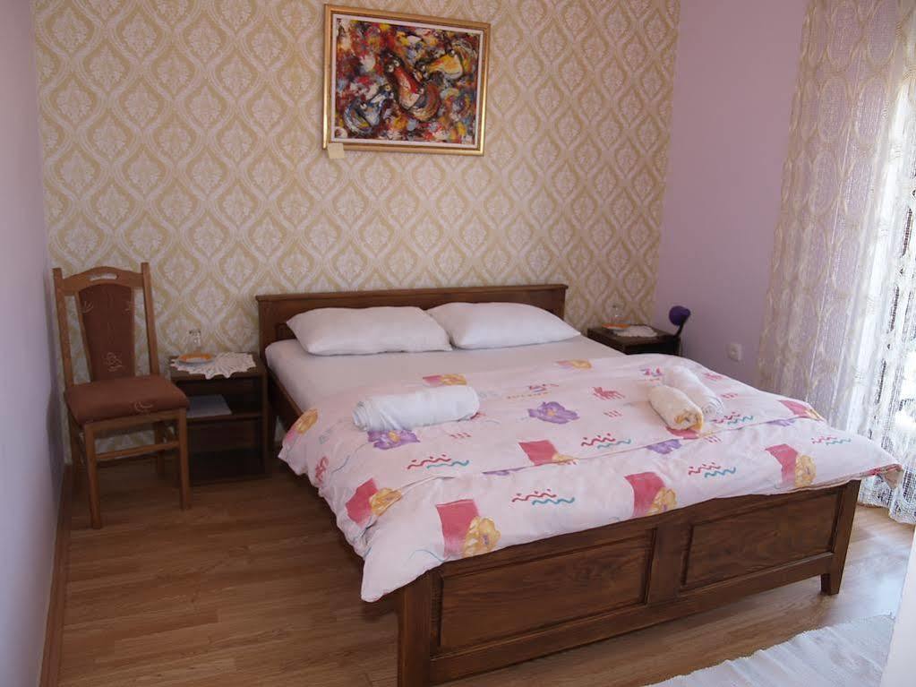 Jelena Hotel Кореница Екстериор снимка